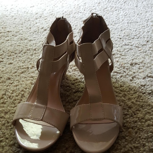 Shoes - Picture 2 of 4